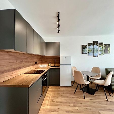 Holiday Apartments Gjakova Екстериор снимка