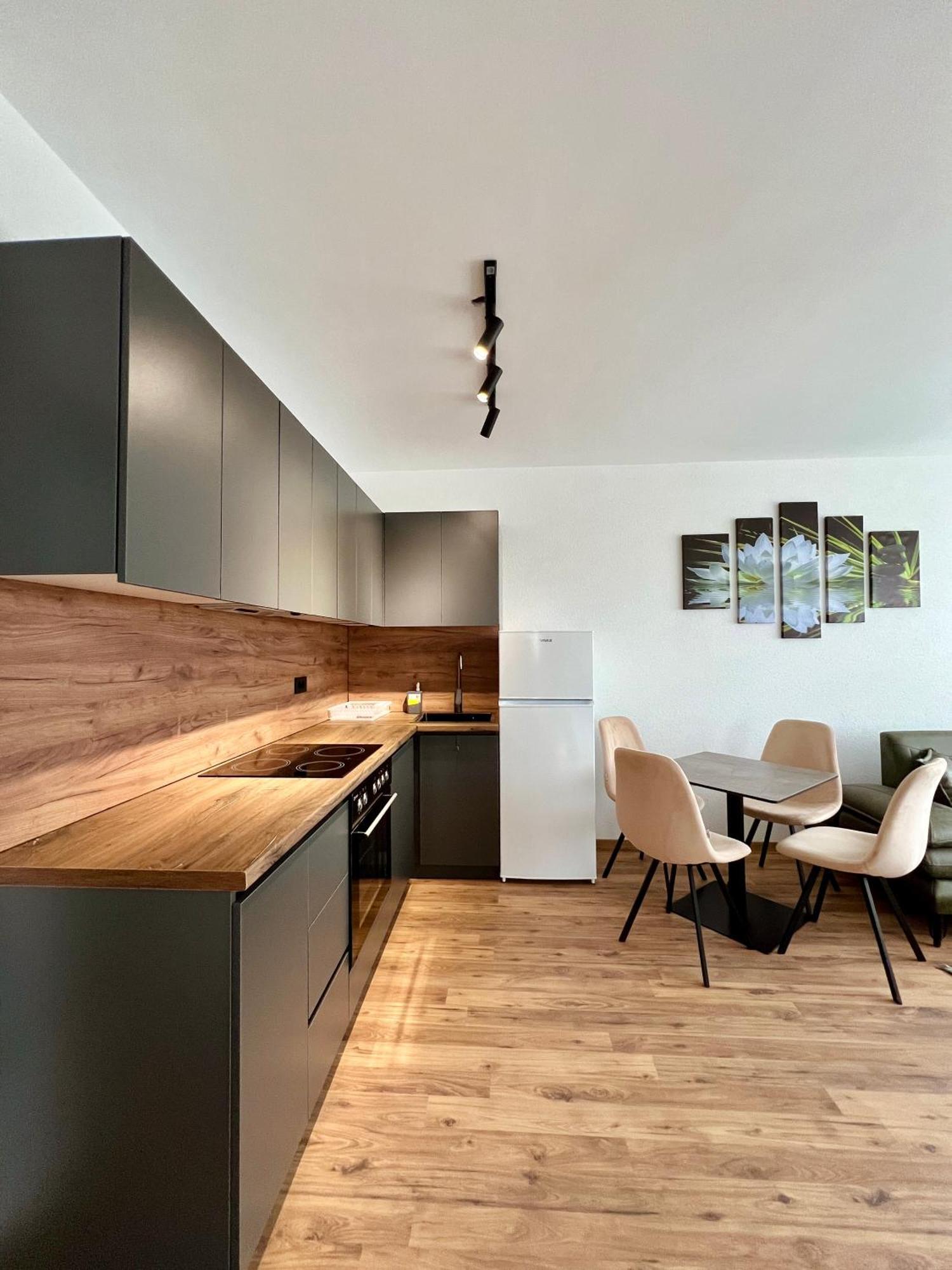 Holiday Apartments Gjakova Екстериор снимка