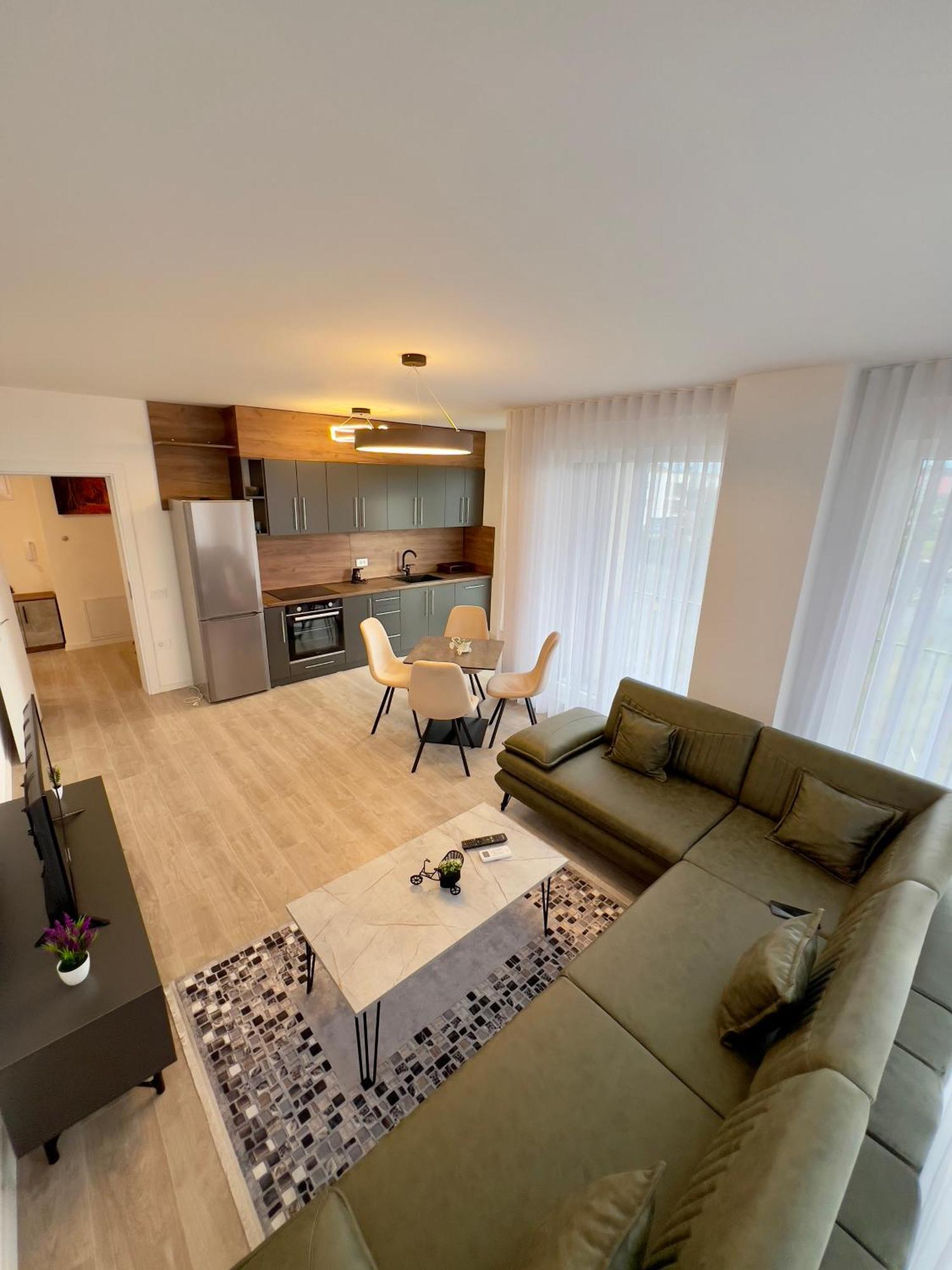 Holiday Apartments Gjakova Екстериор снимка