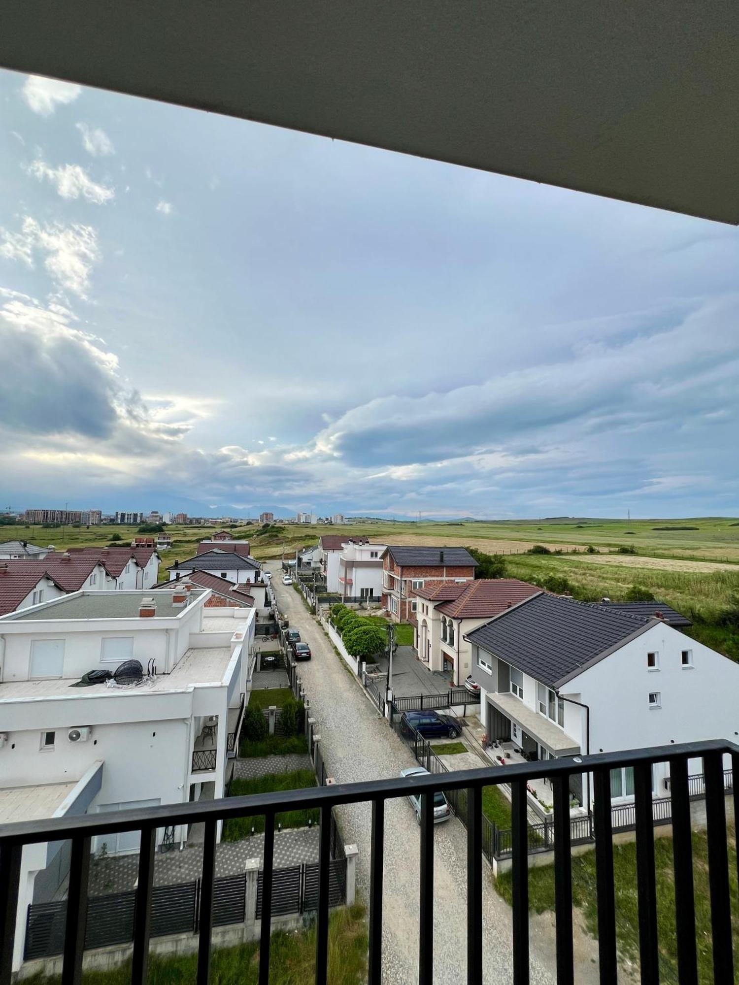 Holiday Apartments Gjakova Стая снимка
