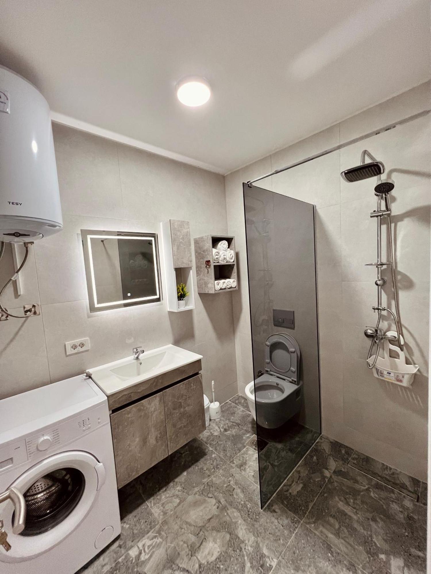 Holiday Apartments Gjakova Стая снимка