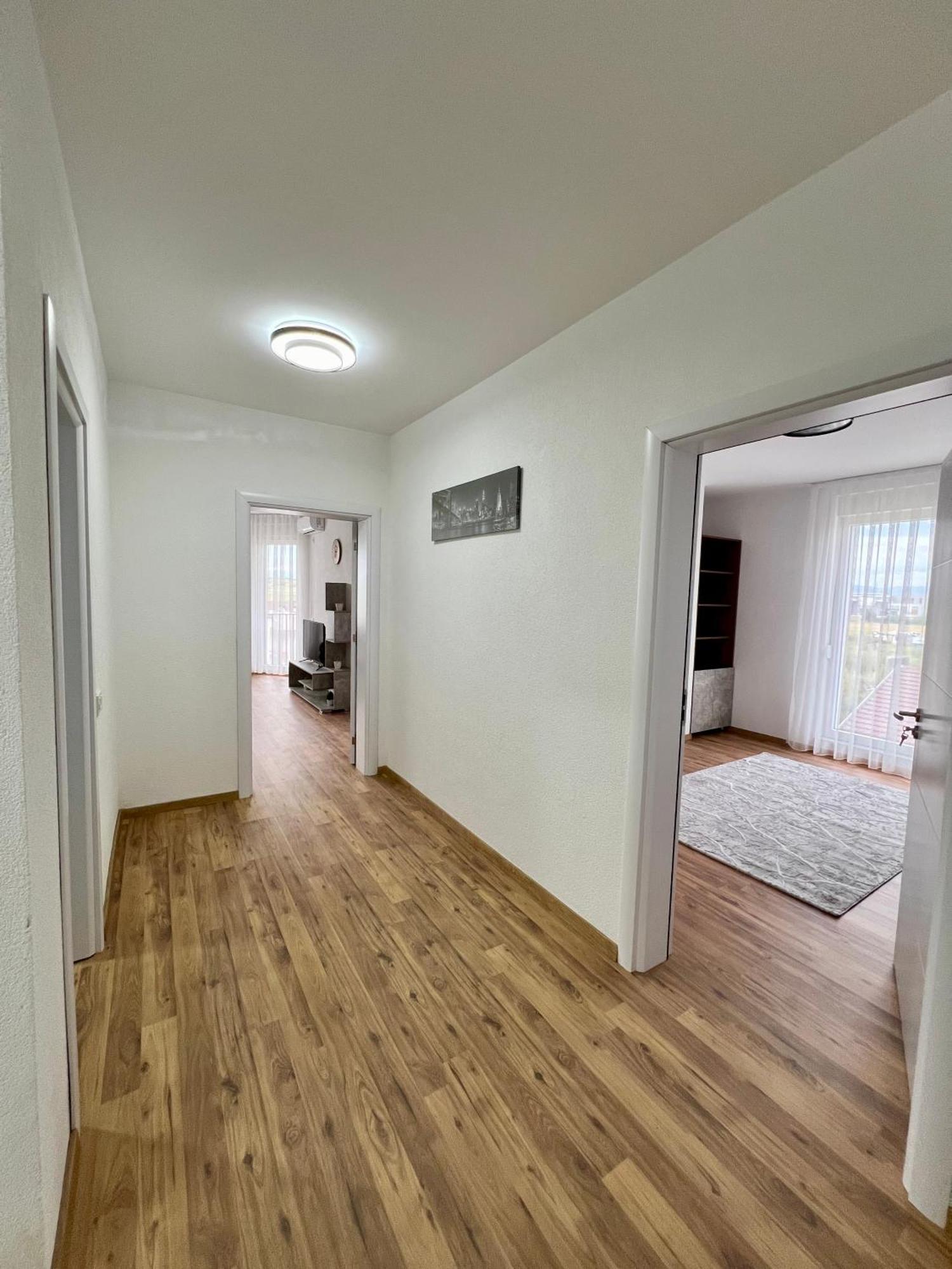 Holiday Apartments Gjakova Стая снимка