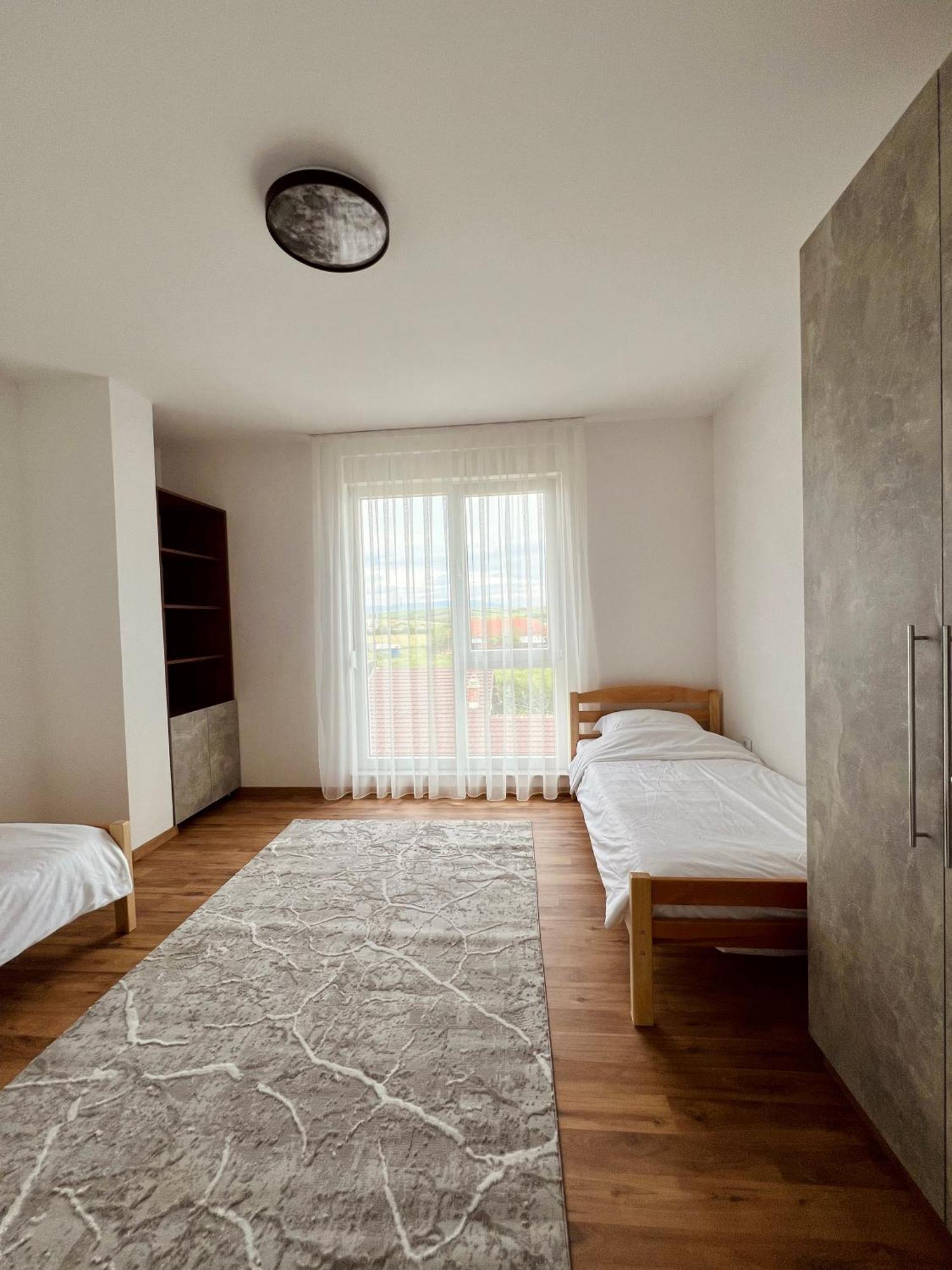 Holiday Apartments Gjakova Стая снимка