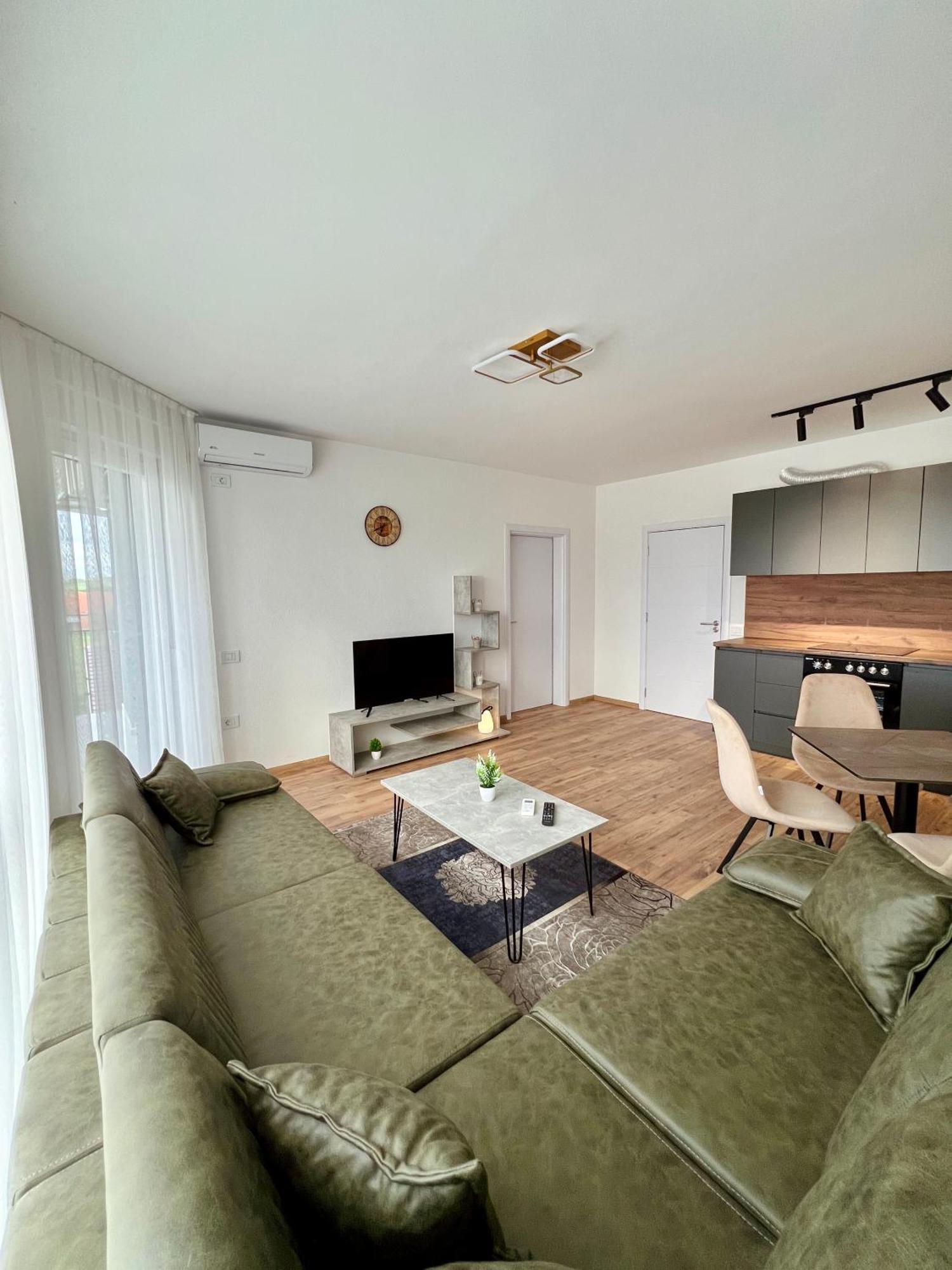 Holiday Apartments Gjakova Стая снимка